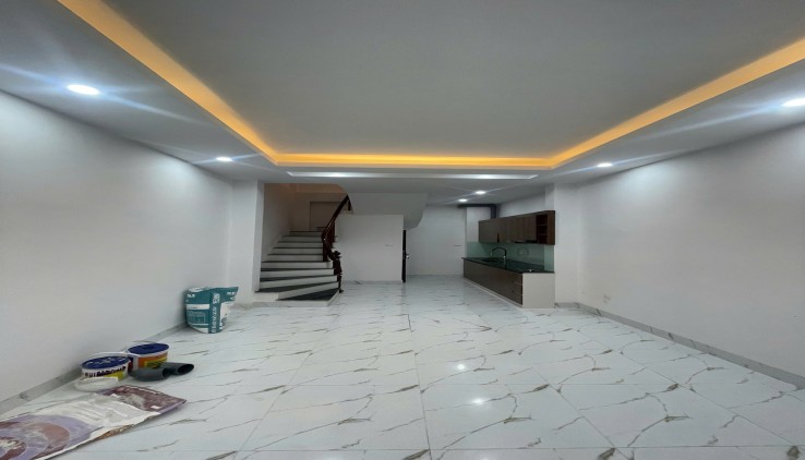 Cho thuê  nhà nguyên căn ngõ Dương Văn Bé 33m2, 4 tầng, 3 ngủ, 12 Triệu